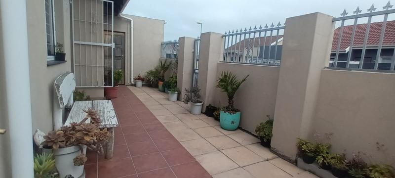 3 Bedroom Property for Sale in Pelikan Park Western Cape